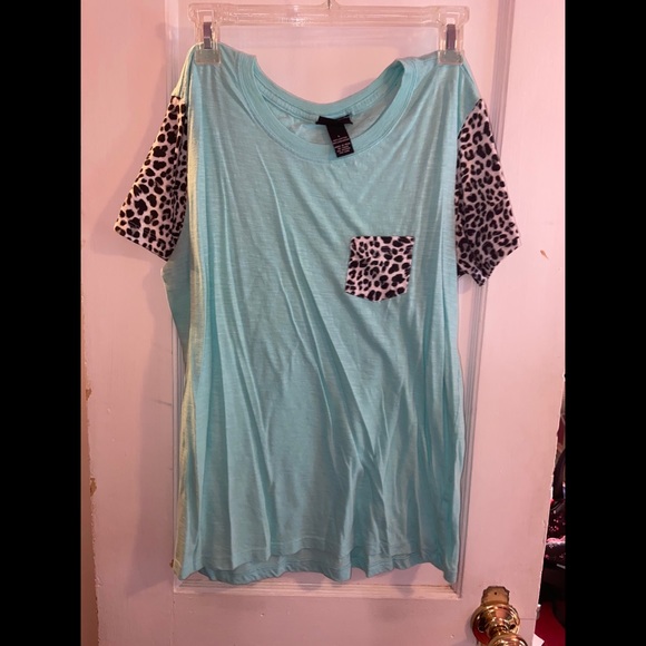 Rue 21 T-Shirt - Picture 1 of 2